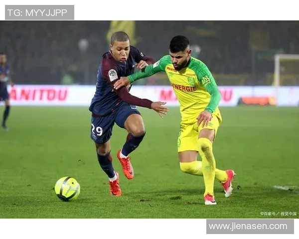 斯特拉斯堡主场迎战第戎争夺关键三分的精彩对决分析